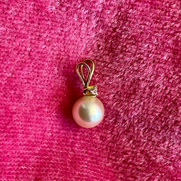 14K Faux Pearl and Faux Diamond Pendant - Picture 4 of 6